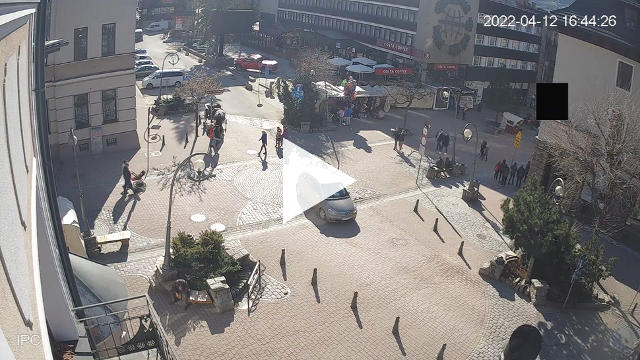 Kamera z widokiem na Krupówki z Karczmy Zapiecek w Zakopanem